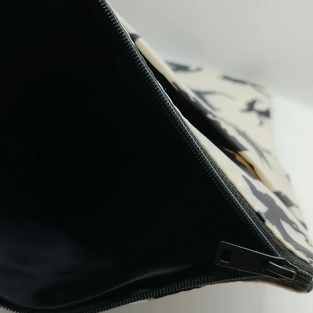 Dragon Rider Book Sleeve Zip Up Book Cover Sleeve Protector Water Resistant NEW